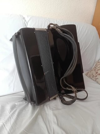 Acordeón Hohner Verdi V 120 Bajos