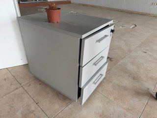 Armario pequeño oficina metal blanco