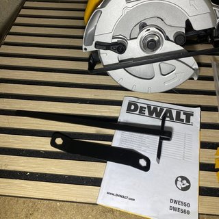 Sierra Circular DeWalt DWE560 1350W