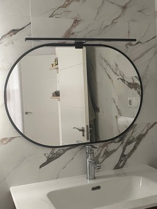 Espejo de baño ovalado con luz LED