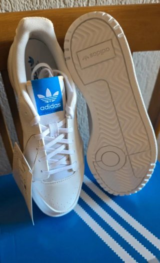 Zapatillas Adidas Blancas y Azules