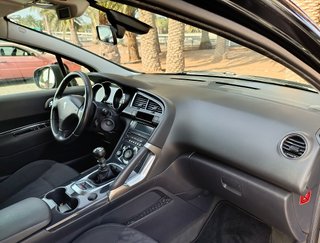Peugeot 3008 PREMIUM 1.6HDI