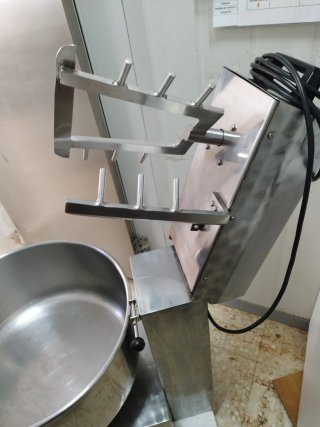 Amasadora industrial cabezal fijo.
