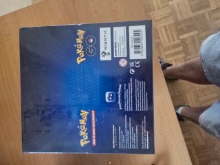 Caja Pokémon GO Dragonite V-ASTRO