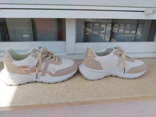 Zapatillas deportivas mujer beige y blanco