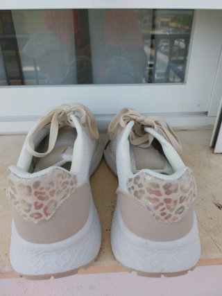 Zapatillas deportivas mujer beige y blanco