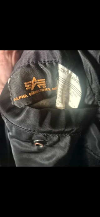 Chaqueta Alpha Industries Negra Naranja