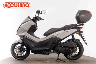 KYMCO SKYTOWN 125