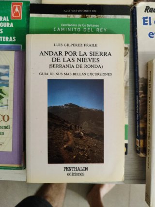 Libros y planos de deporte al aire libre y senderi