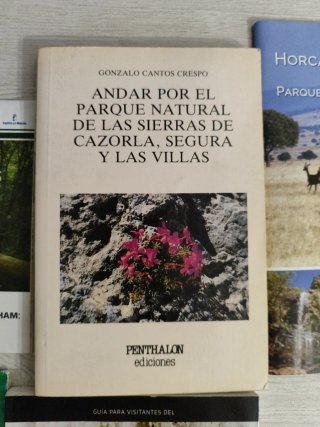 Libros y planos de deporte al aire libre y senderi
