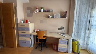 Dormitorio juvenil madera y lila