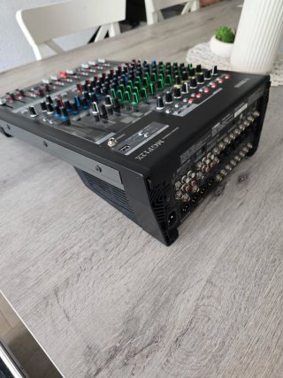 Consola de Mezclas Yamaha MGP12X
