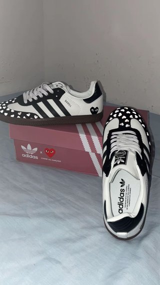 Adidas x COMME des GARÇONS Samba Corazones