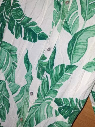 Vestido hojas verdes corte midi
