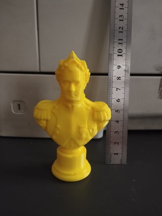 Busto de Napoleón Amarillo