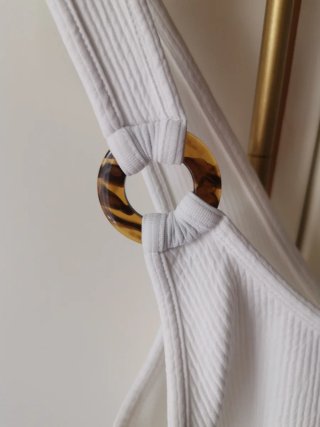 Body bianco con anelli
