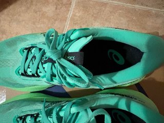 Asics Novablast 5 Talla 42.5 Verde