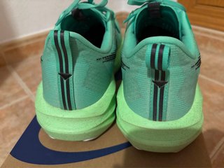 Asics Novablast 5 Talla 42.5 Verde