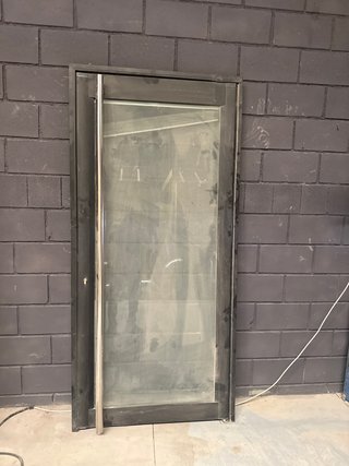 Puerta blindada de cristal