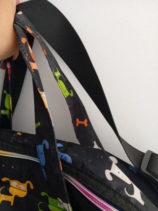 Mochila de viaje con perros multicolor