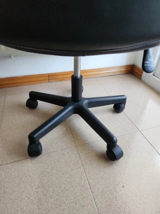 Silla de escritorio negra
