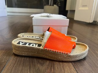 Sandalias Bimba y Lola Naranja