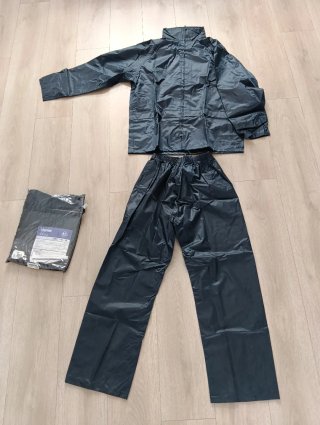 Traje de agua impermeable M