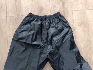 Traje de agua impermeable M