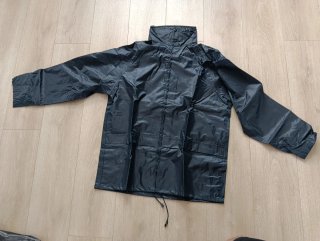 Traje de agua impermeable M