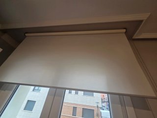 Tenda a rullo grigia opaca