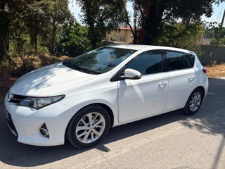 Toyota Auris 2.0 D-4D 120CV Active pack confort