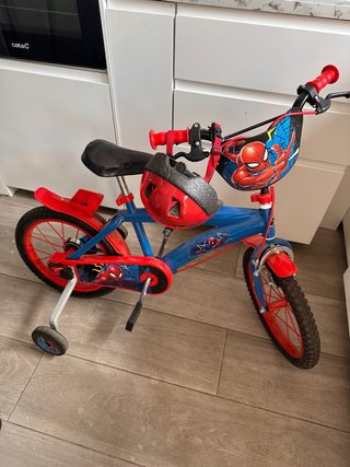 Bicicleta infantil Spiderman azul y roja
