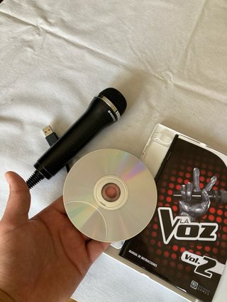 Wii La Voz Vol.2 + Micrófono Woxter