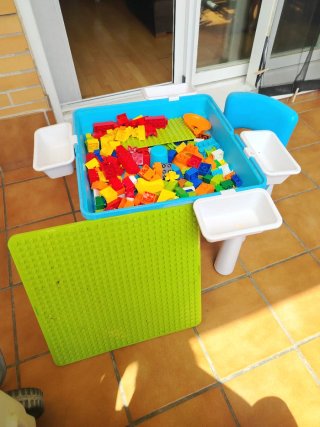 Mesa de construcción para niños