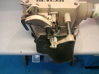 Máquina de coser industrial