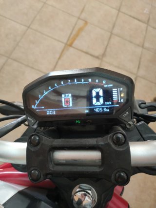 Moto Mitt PK 125 Naked Roja y Blanca