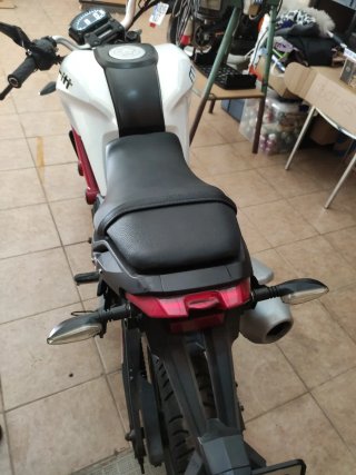 Moto Mitt PK 125 Naked Roja y Blanca