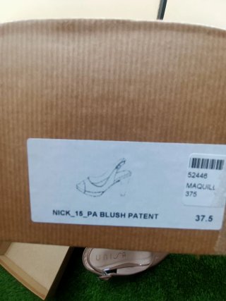 Zapatos de tacón beige