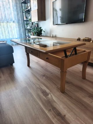 Mesa centro elevable de madera y cristal