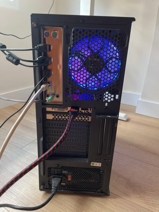 PC Gaming Nox con pantalla curva Asus