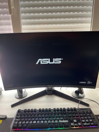 PC Gaming Nox con pantalla curva Asus