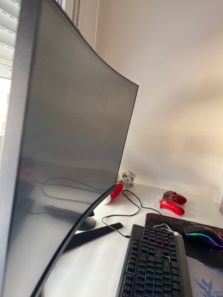 PC Gaming Nox con pantalla curva Asus