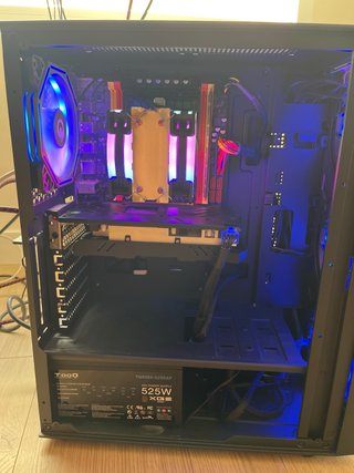 PC Gaming Nox con pantalla curva Asus