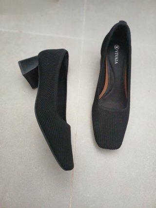Zapatos de tacón grueso con punta cuadrada Vivaia