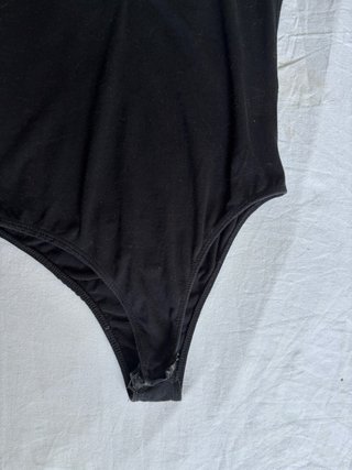 Body Zuiki nero scollo V manica corta taglia S