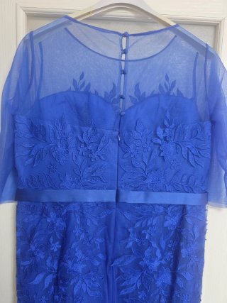 Traje de fiesta azul para madrina