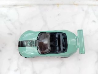 Hot Wheels Mazda Verde