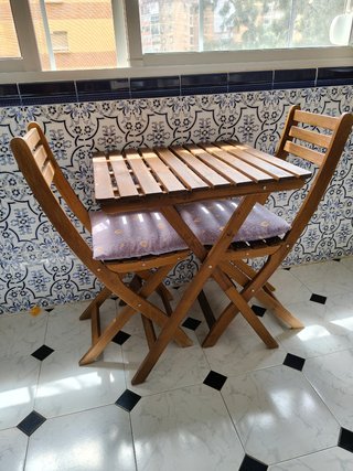 Mesa y 2 Sillas Plegables Madera