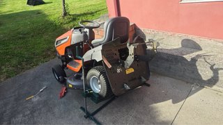 Husqvarna TC242 T Cortacésped