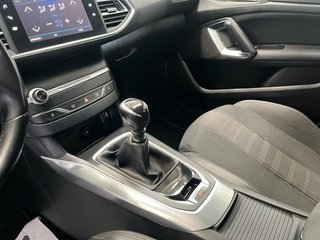 Peugeot 308 5p Allure Pack PureTech 130 S&S